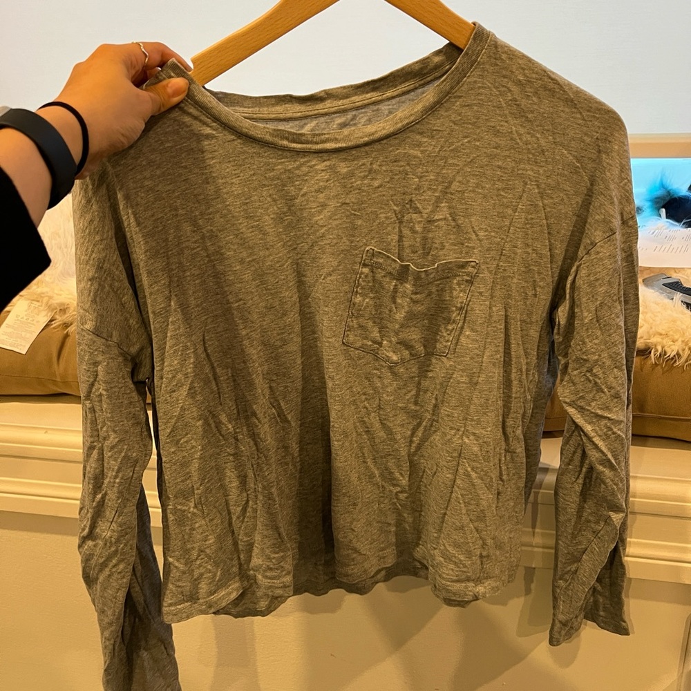 Everlane Long-Sleeve Box-Cut Pocket Tee